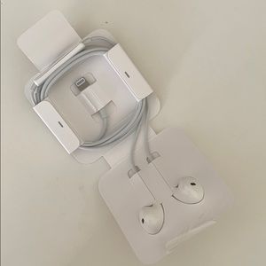 Apple EarPods With Lightning Connector